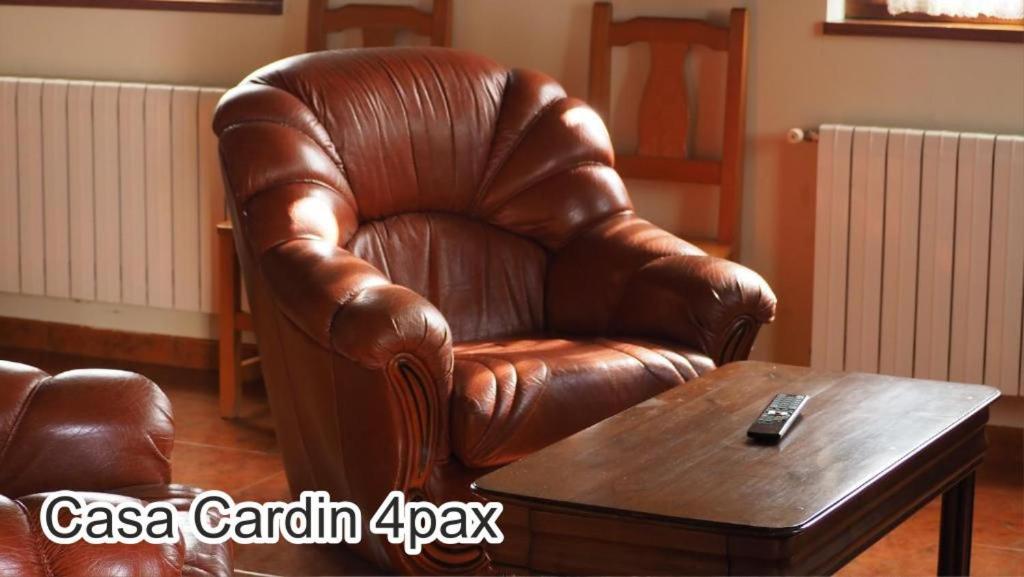 شقة Casa Cardin Onís المظهر الخارجي الصورة