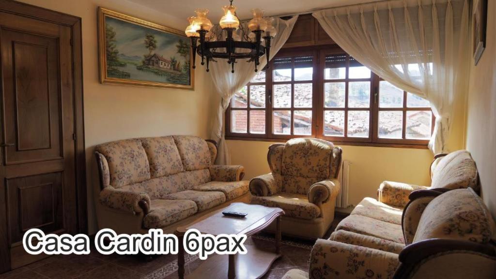 شقة Casa Cardin Onís المظهر الخارجي الصورة