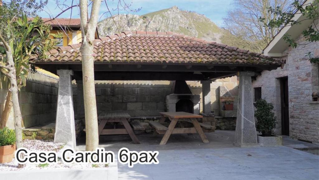 شقة Casa Cardin Onís المظهر الخارجي الصورة