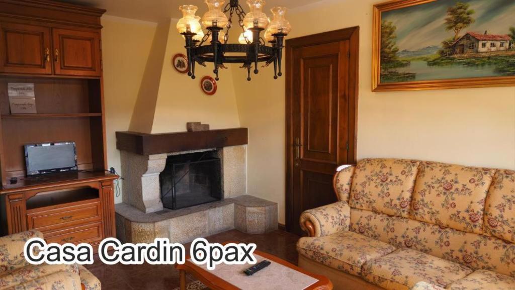 شقة Casa Cardin Onís المظهر الخارجي الصورة